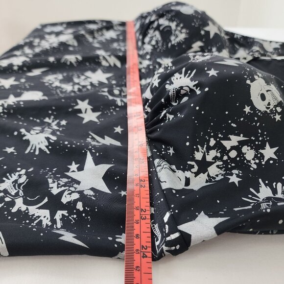 Torrid 5X Skulls Stars Racerback Tankini Swim Top Wireless Padded DD/F Punk Goth - Picture 10 of 12